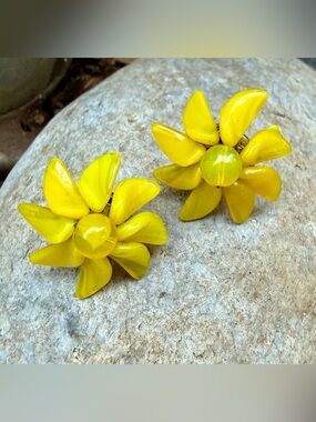 Vintage Yellow Flower Screwback Earrings